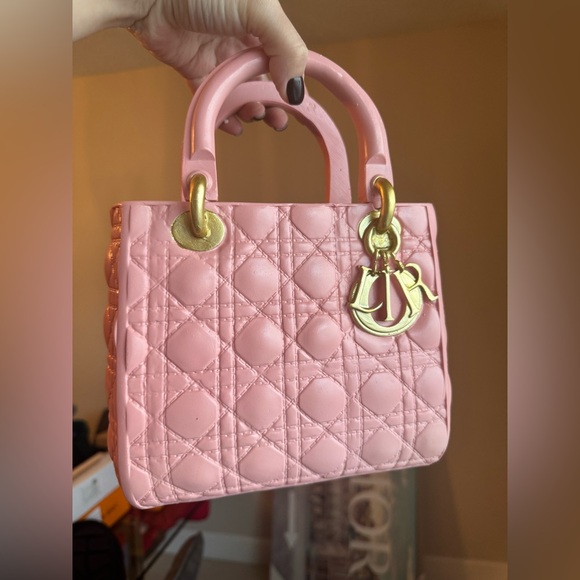 Designer Bag Vase - Picture 3 of 7